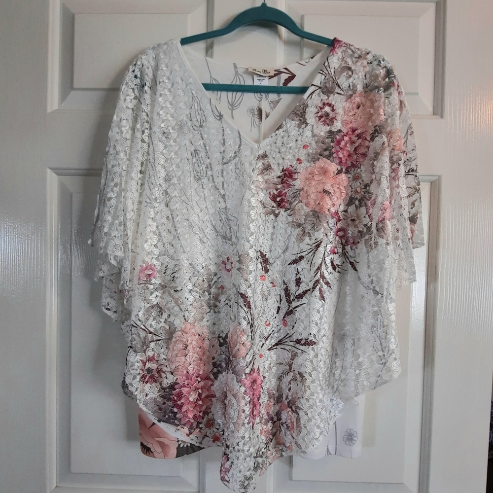 BRITTANY BLACK CAPE SLEEVE WOMEN'S TOP SIZE LARGE